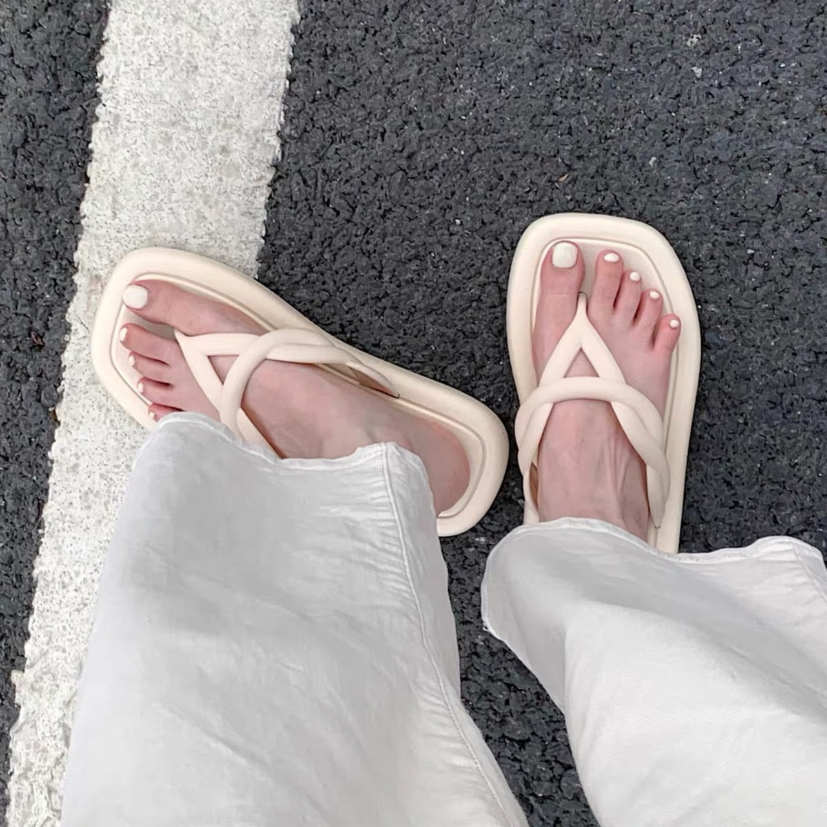 Slippers - Flip Flops Beige